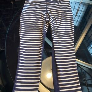 New Balance for J Crew workout capris, size M, navy blue and off white.
